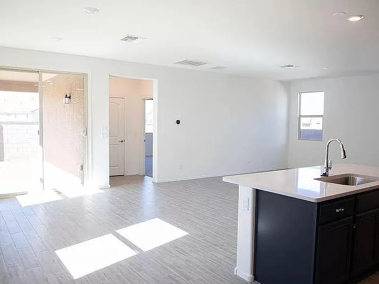 10671 W Harrigan Dr — Photo 5