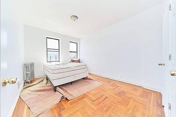 1st image of 13 Cumming St APT 5M