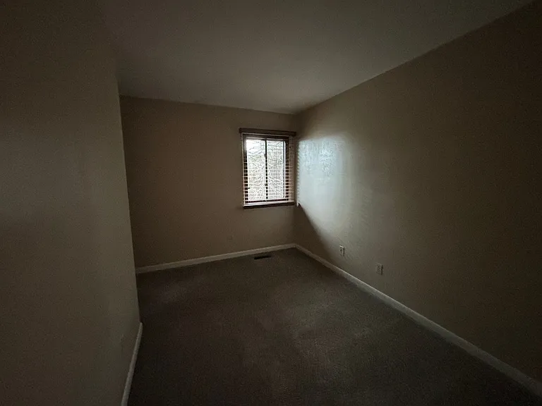 1721 Donlee Dr — Photo 12