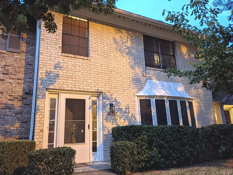 Creekside Dr — Photo 1
