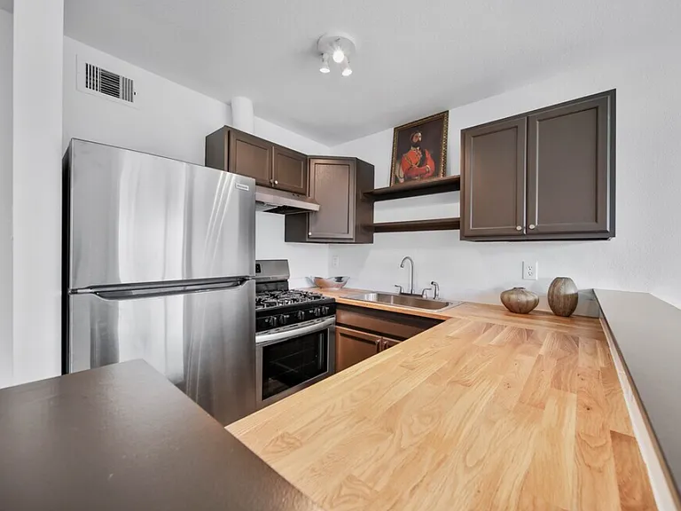 1408 Hughes St #15 — Photo 1