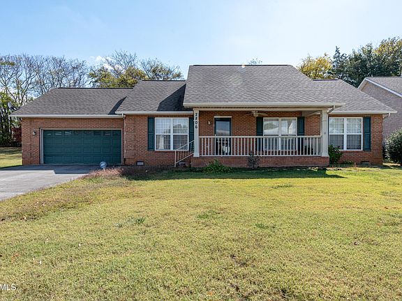 2nd image of 2806 Country Meadows Ln