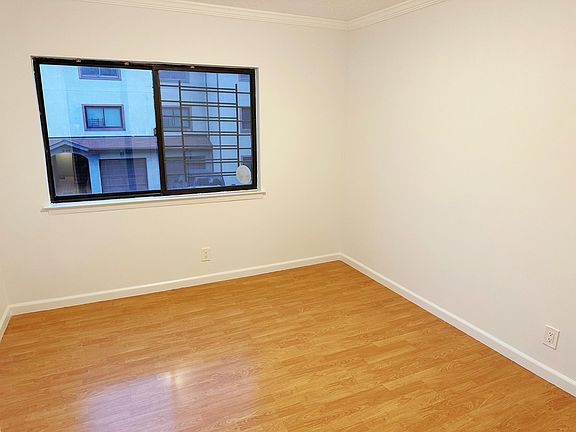 3rd image of 500 115th St #2