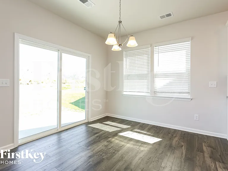 614 Goldburn Way — Photo 6