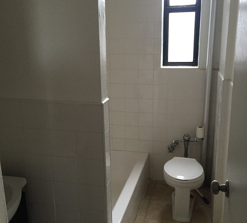 2nd image of 1717 Carroll St APT 7