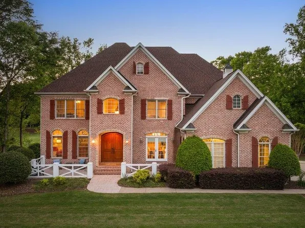 394 Crepe Myrtle Dr, Greer, SC 29651