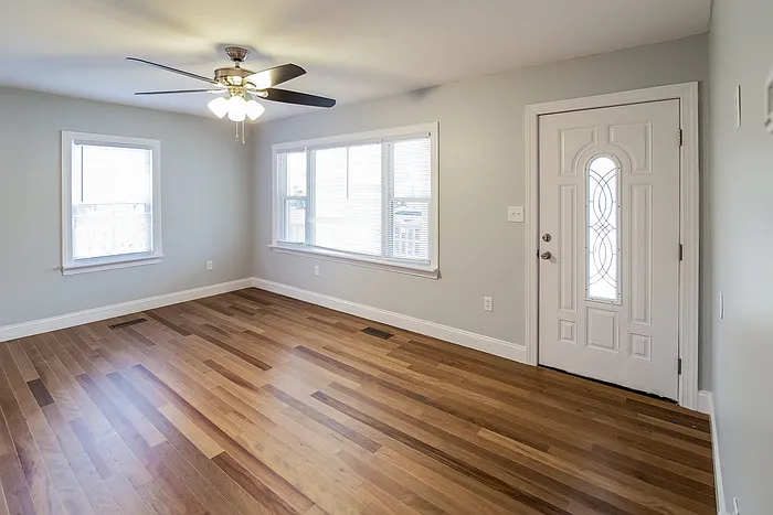 4 bed, 2.0 bath, 1176 sqft, $2,045 — Photo 3