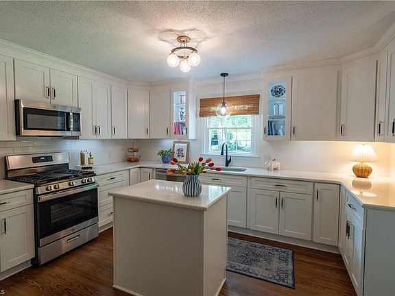 5th image of 2312 Belmont Dr