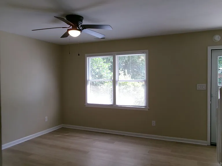 4346 Oak St #F — Photo 3