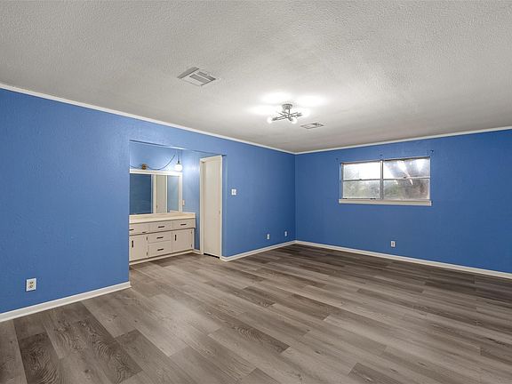 5th image of 238 Royal Dr