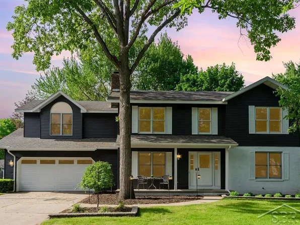 3009 Camberley Ln, Midland, MI 48640