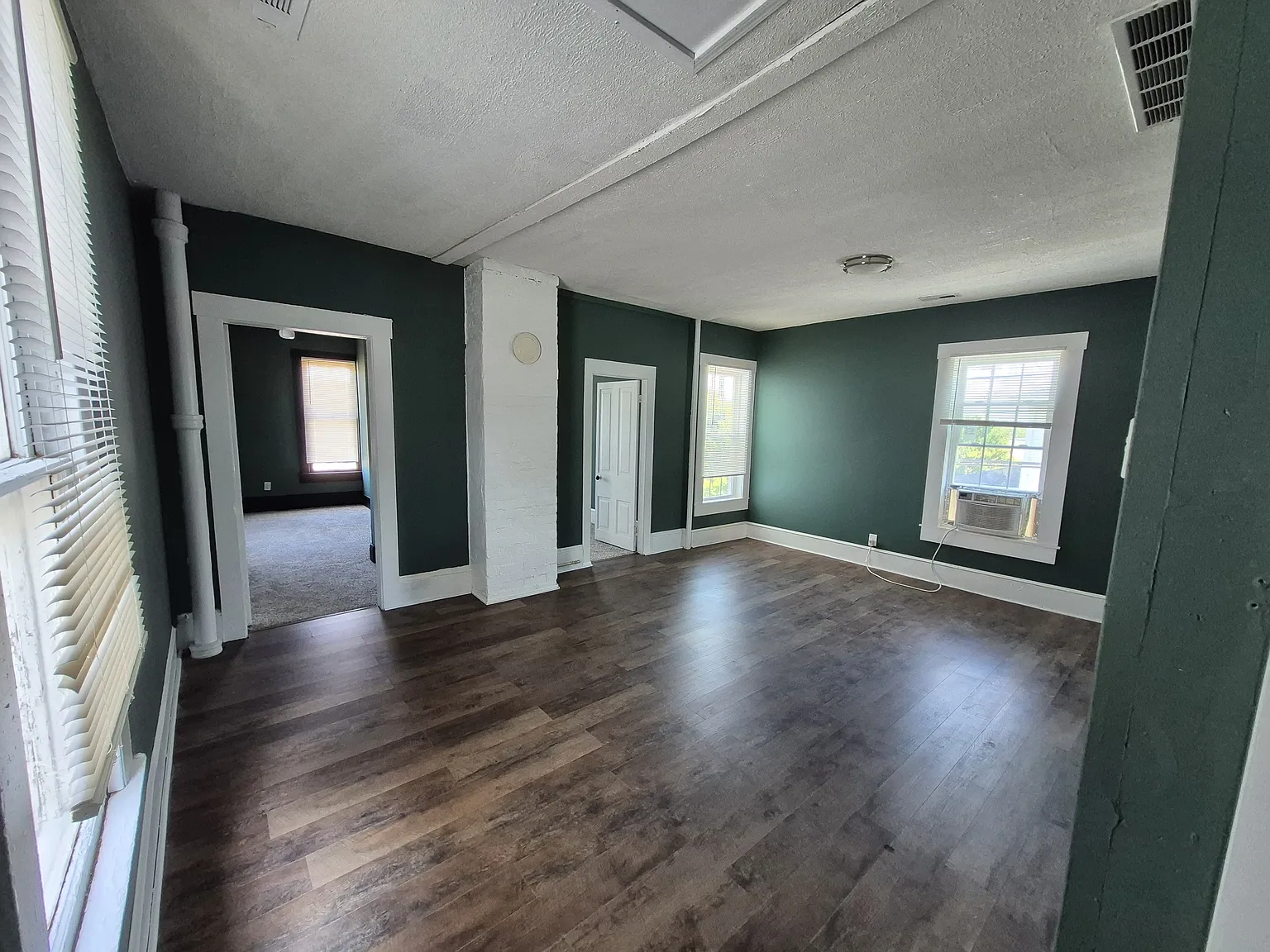2 bed, 1500 sqft, $1,300 — Photo 1