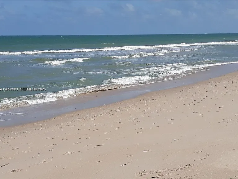 3880 N North Hwy #A1A-102 — Photo 2