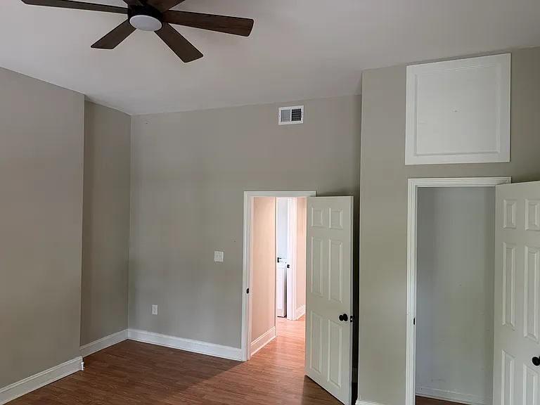 3834 Southern Pkwy #1 — Photo 5