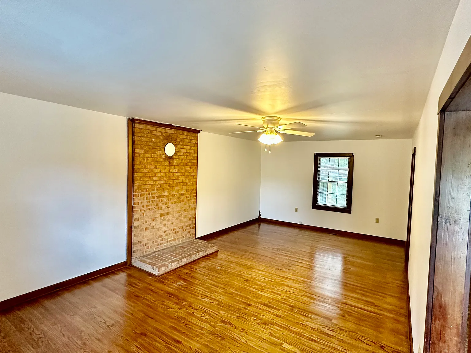 105 Carson Dr — Photo 3