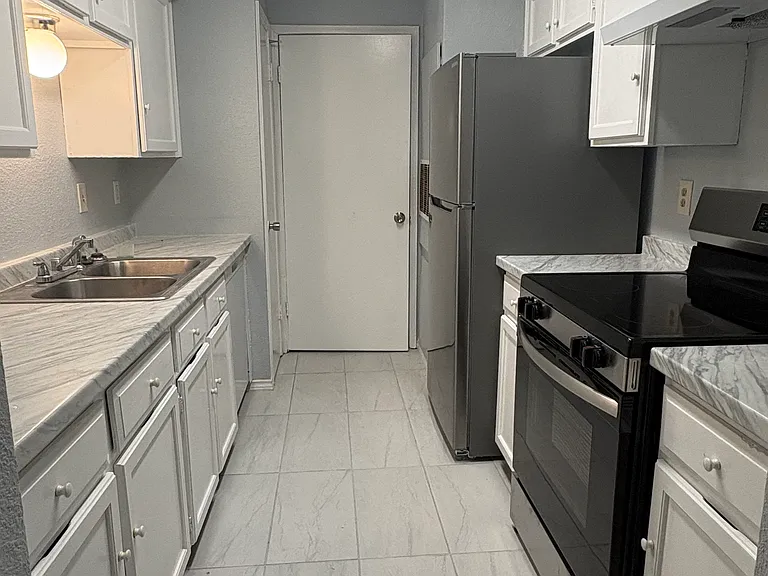 9700 Leawood Blvd #211 — Photo 3