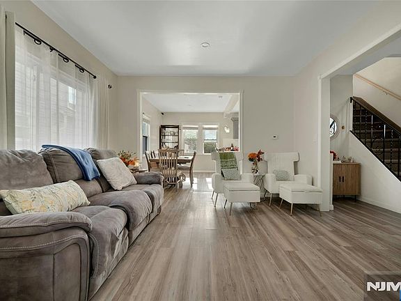 5th image of 500 Ridgefield Terrace