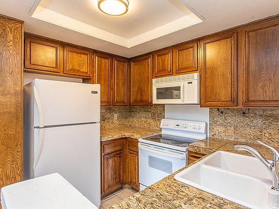 5th image of 22100 Burbank Blvd Unit 311A
