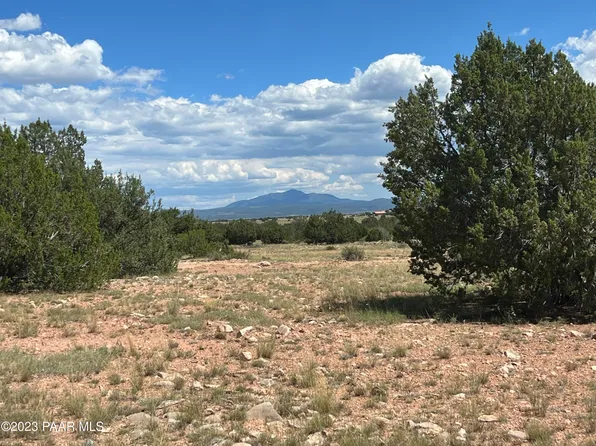 11 W Chain Ranch Rd, Ash Fork, AZ 86320
