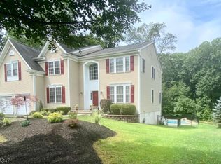 11 Red Maple Ln, Flanders, NJ 07836