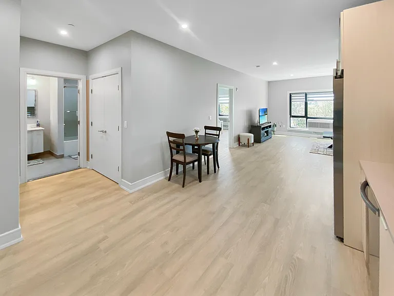 510 Grand Ave #102 — Photo 5