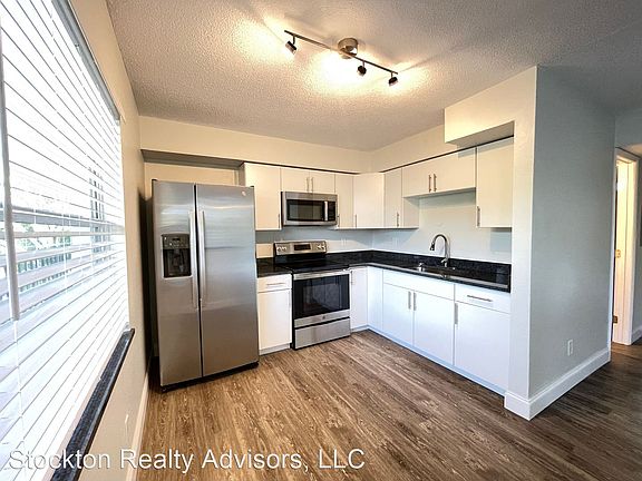 4th image of 1015 25th St #4