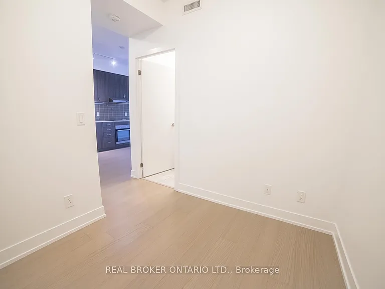 7 Kenaston Gdns #123 — Photo 13
