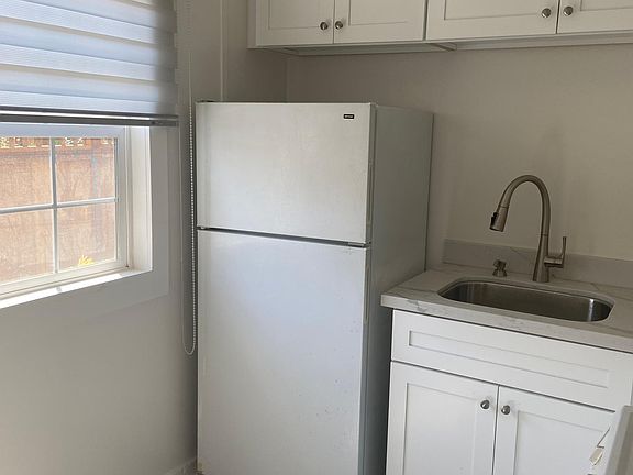 4th image of 52 Oakwood Dr