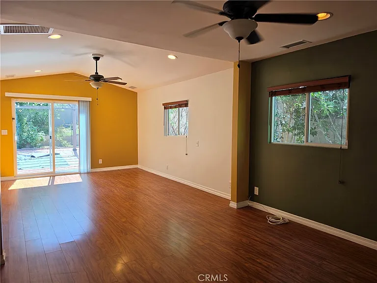 5446 Irondale Ave — Photo 16
