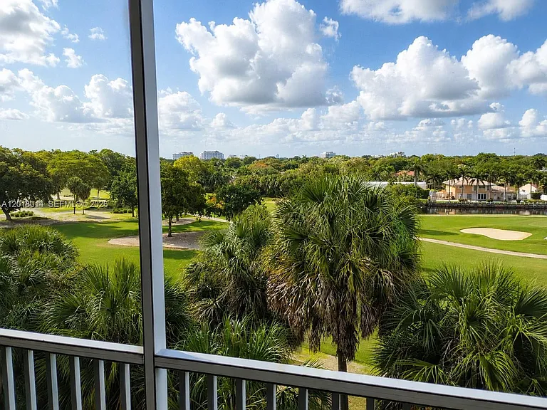 250 Jacaranda Dr #608 — Photo 4