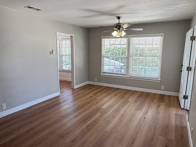614 W Greenwood Ave #B — Photo 5