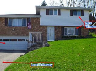 408 Wyndhurst Dr, Coraopolis, PA 15108