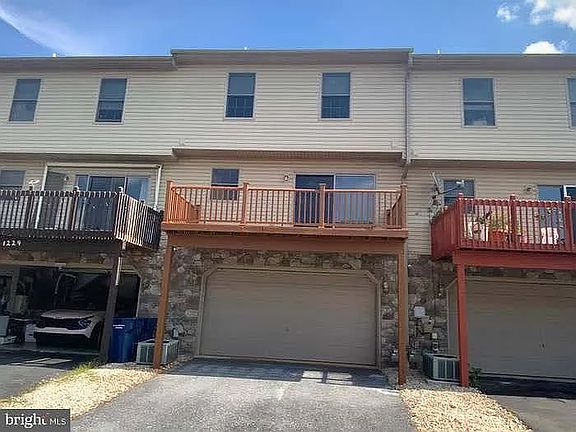 2nd image of 1228 Overlook Rd