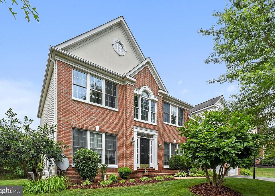 1st image of 12464 Meadow Hunt Dr