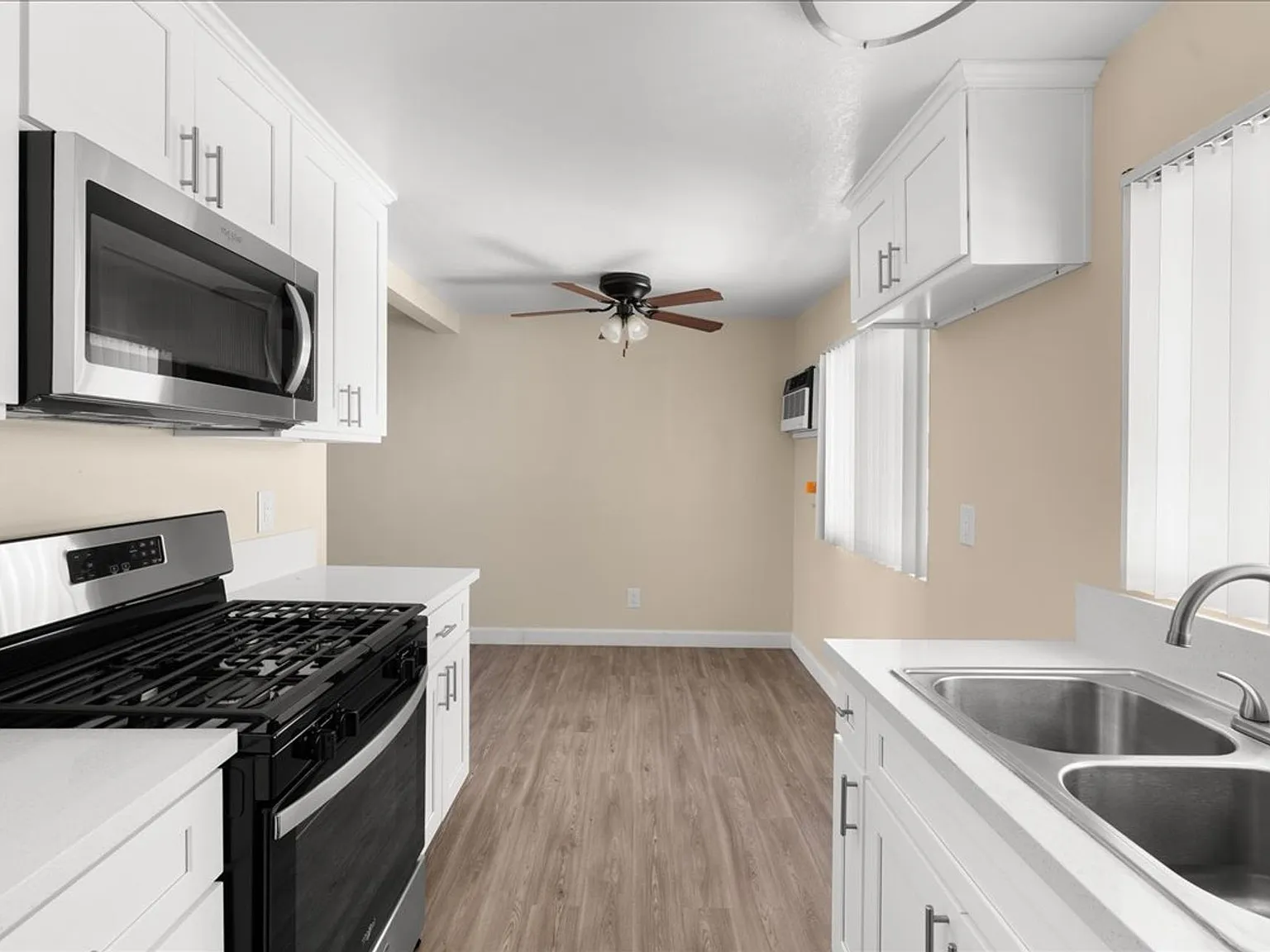 Park View Apartments- Riverside, CA — Photo 3