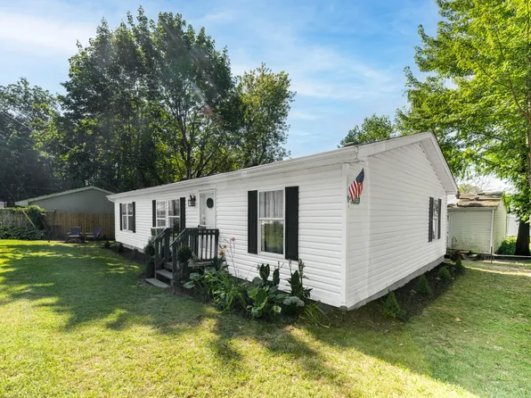 54565 Adams Ave, Eau Claire, MI 49111