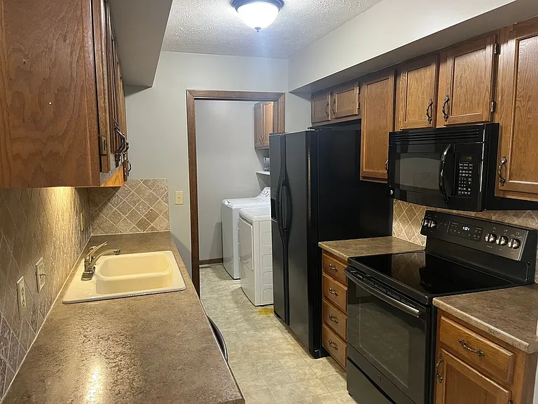 3027 W Capital Ave #33 — Photo 11