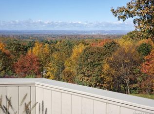 202 Knollwood Dr, Glastonbury, CT 06033