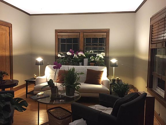 Huge Living room with closet