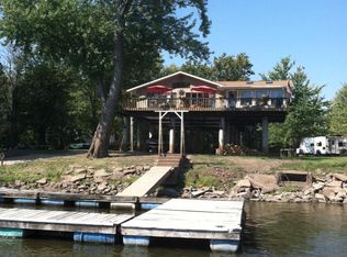 117 Oconnell Beach Rd, Burlington, IA 52601