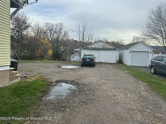 5th image of 576-578 Main St