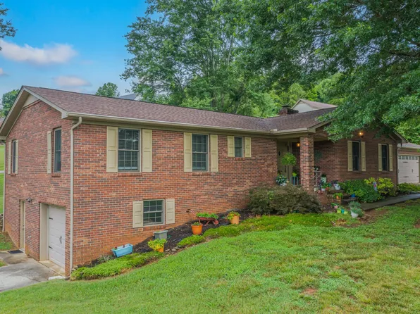 1535 Pin Oak Dr, Morristown, TN 37814