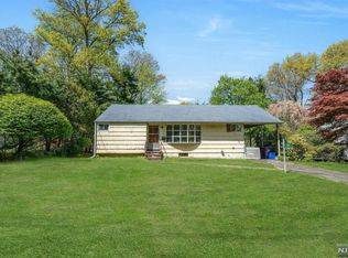 257 Rock Ave, Park Ridge, NJ 07656