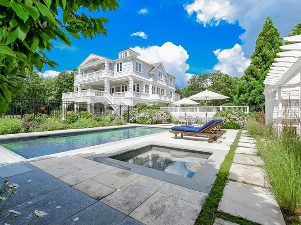 85 Moorings Rd, Marion, MA 02738