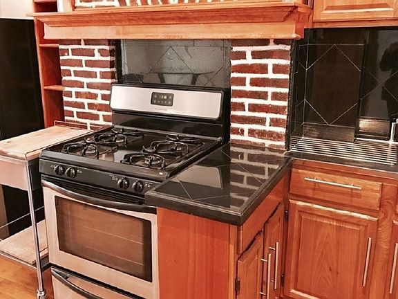 2nd image of 311 Eckford St #5