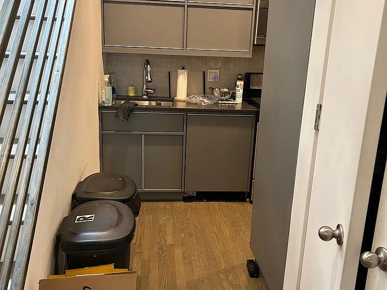 248 10th Ave #5A — Photo 7