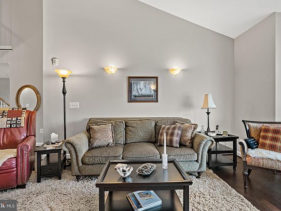 2nd image of 621 Cobblestone Blvd Unit 305