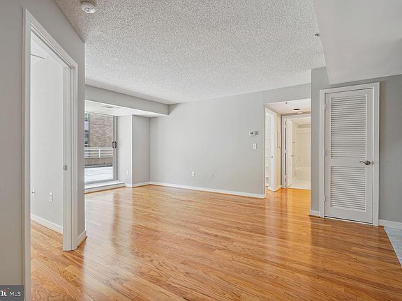 5th image of 1275 25th St NW APT 607