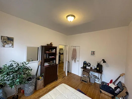 Rented by R New York | media 26