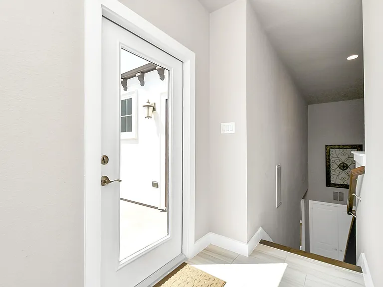 2709 Kennedy St — Photo 33